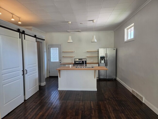Building Photo - 1299 Stuart St