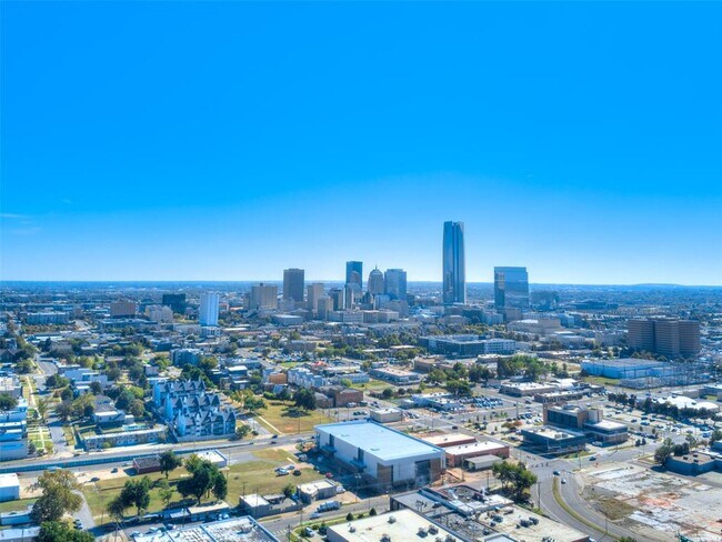Foto del edificio - 1215 NW 8th St