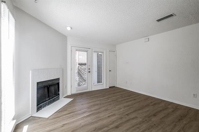 Foto del edificio - 9835 Walnut St