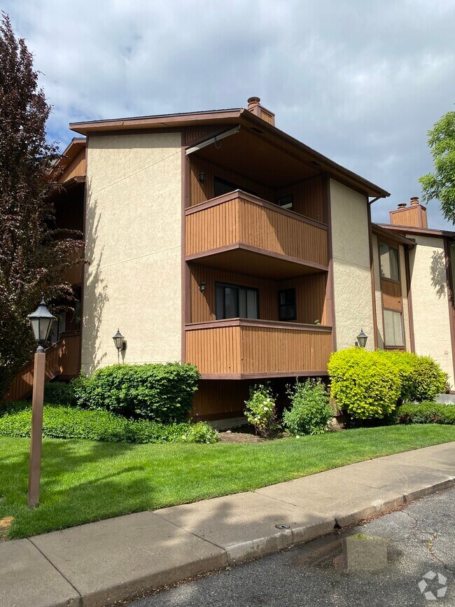 Building Photo - 1087 E Countrywoods Cir