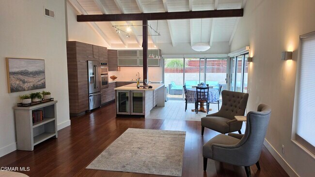 Foto del edificio - 3078 Saddleback Ct