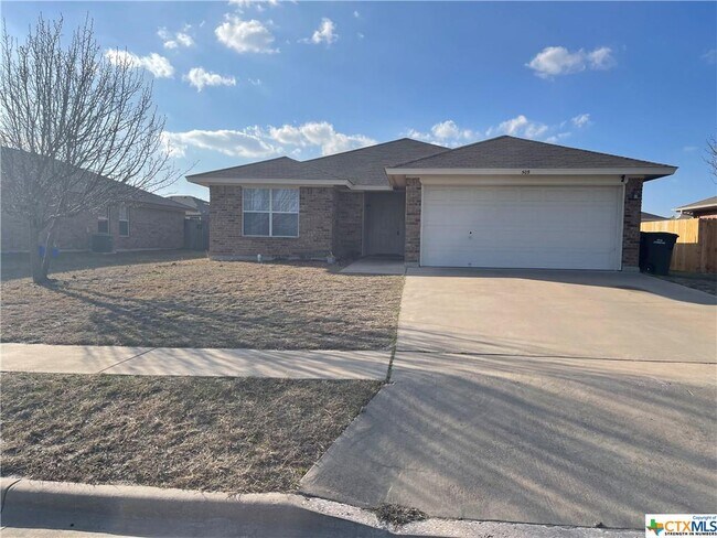 Building Photo - 509 Redbud Dr
