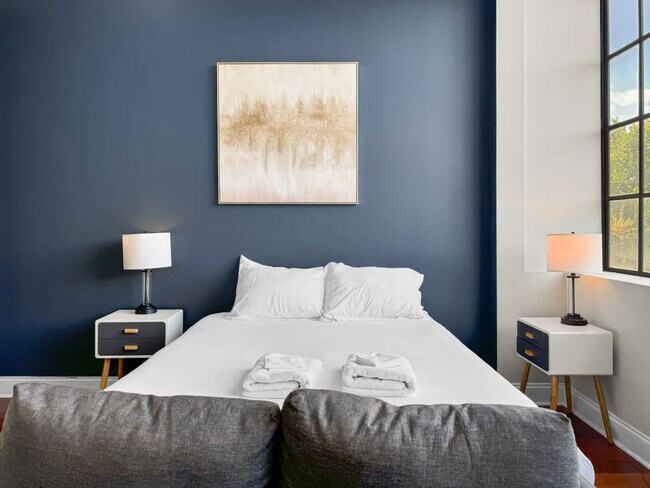 Building Photo - 1421 N 5th St