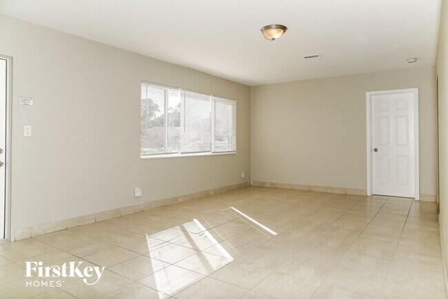 Building Photo - 2441 NW 182nd Terrace