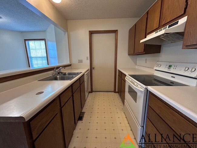 Foto del edificio - Willow Ln. 2313 - 15