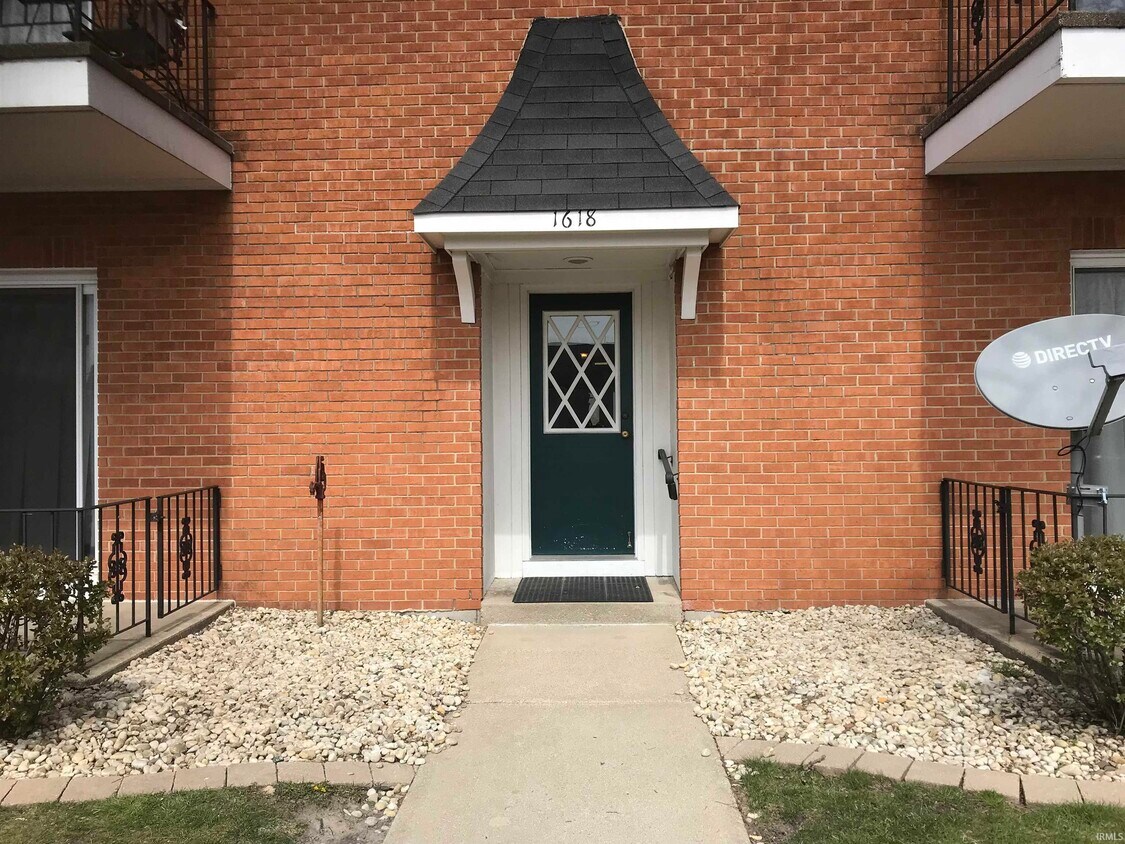 1618 Camellia Dr Unit A1, Munster, IN 46321 Condo for Rent in Munster