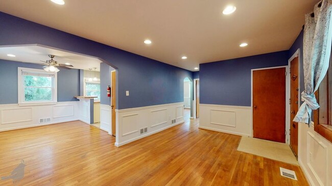 Building Photo - Fantastic Home in Fort Dupont Park! Parkin...