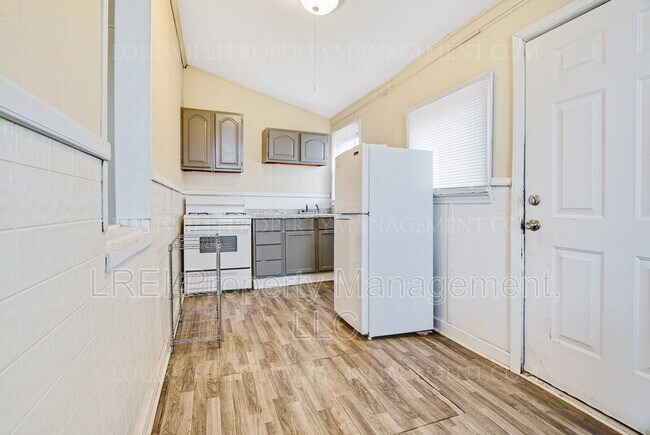 Foto del edificio - 1709 W Gaulbert Ave