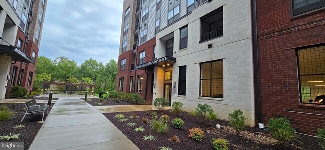 Building Photo - 102 St Ives Pl