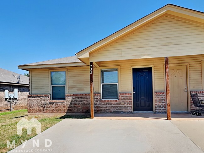 Foto del edificio - 232 Walnut Bend Rd