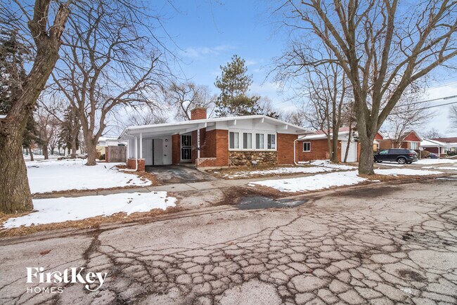 Building Photo - 15043 Meadow Ln