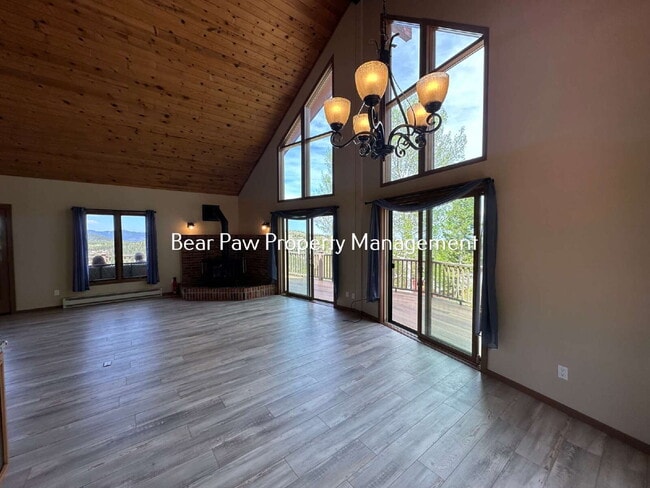 Building Photo - "Charming 3-Bedroom Mountain Retreat in Conifer"