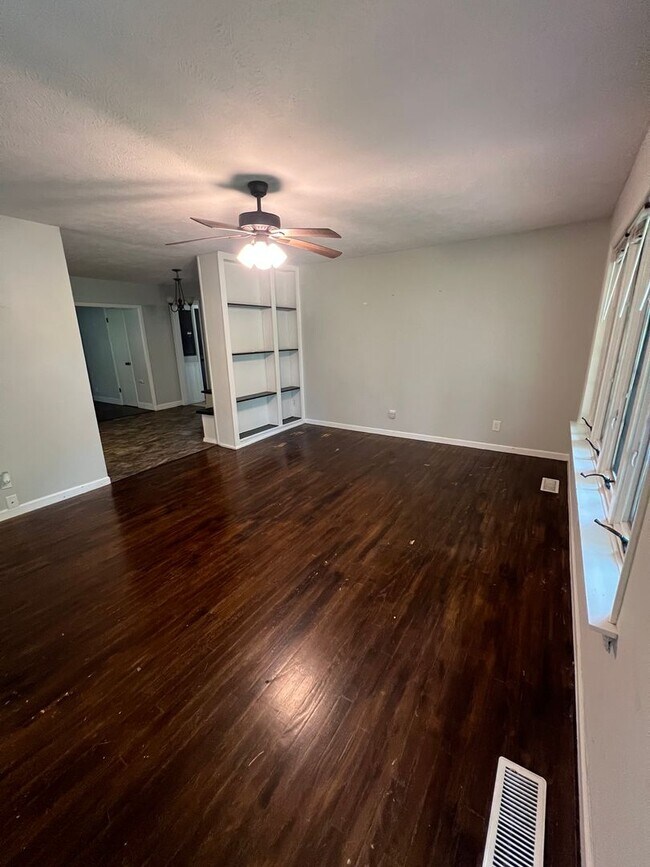 Foto del edificio - Move in Ready!