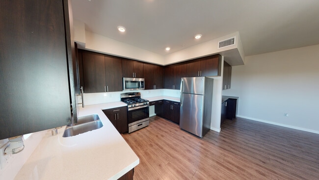 Building Photo - 1432 N Curson Ave