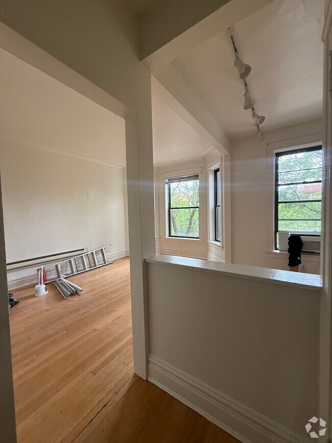 Building Photo - 2843 N Mildred Ave