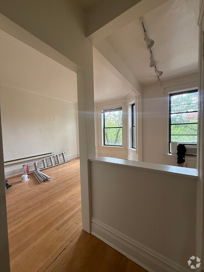 Building Photo - 2843 N Mildred Ave