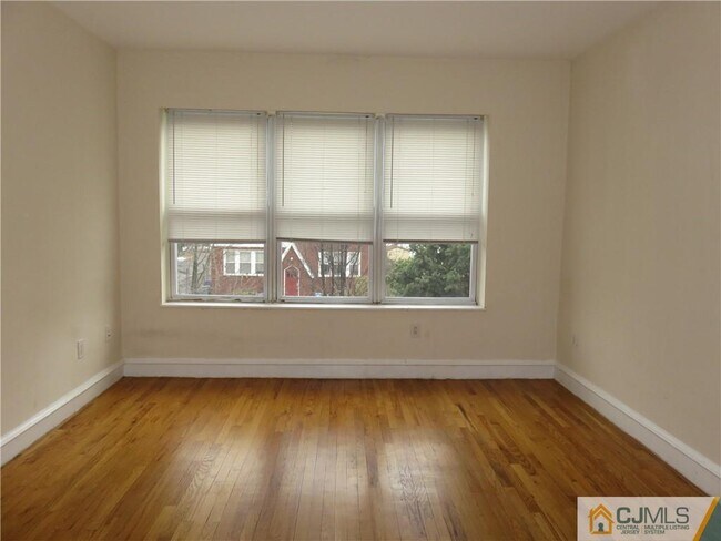 Building Photo - 17 Elm Ct