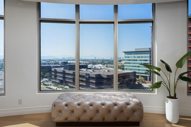 Foto del edificio - 2402 E Esplanade Ln