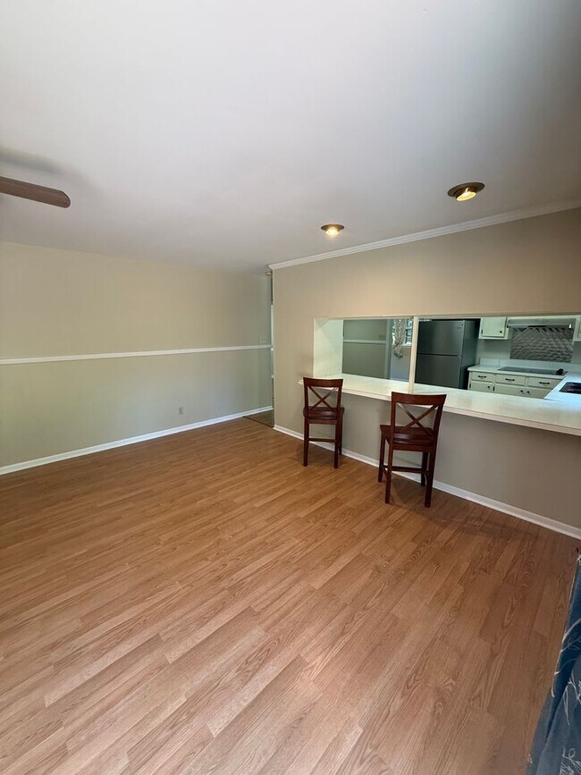 Building Photo - Spacious 4 Bedroom Home with Bonus Room & Large Fenced Backyard