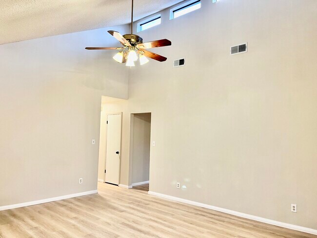 Foto del edificio - 4420 Eastpointe Dr