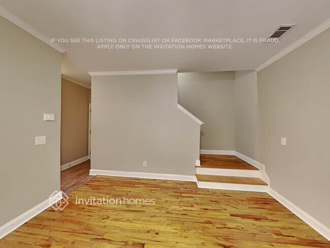 Building Photo - 649 Royal Crest Ct