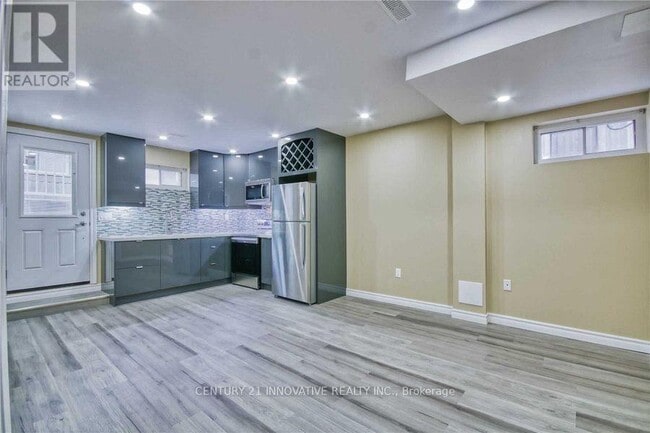 Building Photo - 359 Rathburn Rd