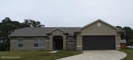 Building Photo - 394 Mott St SW