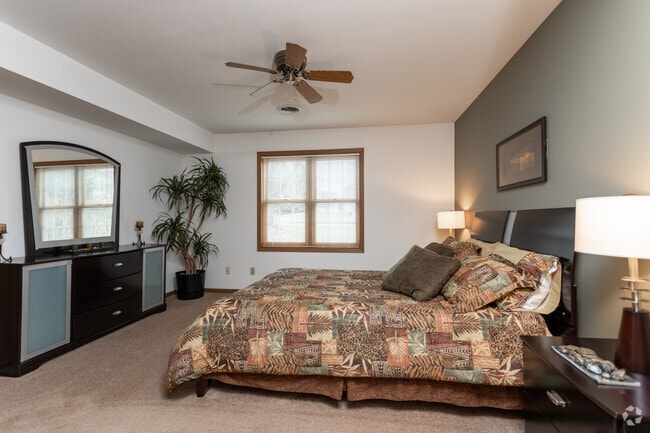 2HAB, 2BA - Canopy Pines