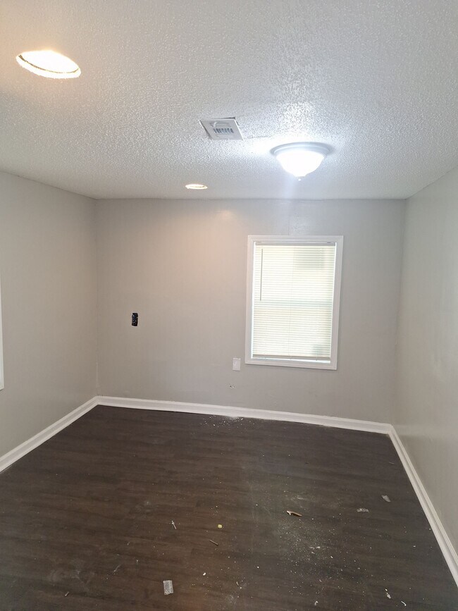 Building Photo - 2128 Shannon Ave