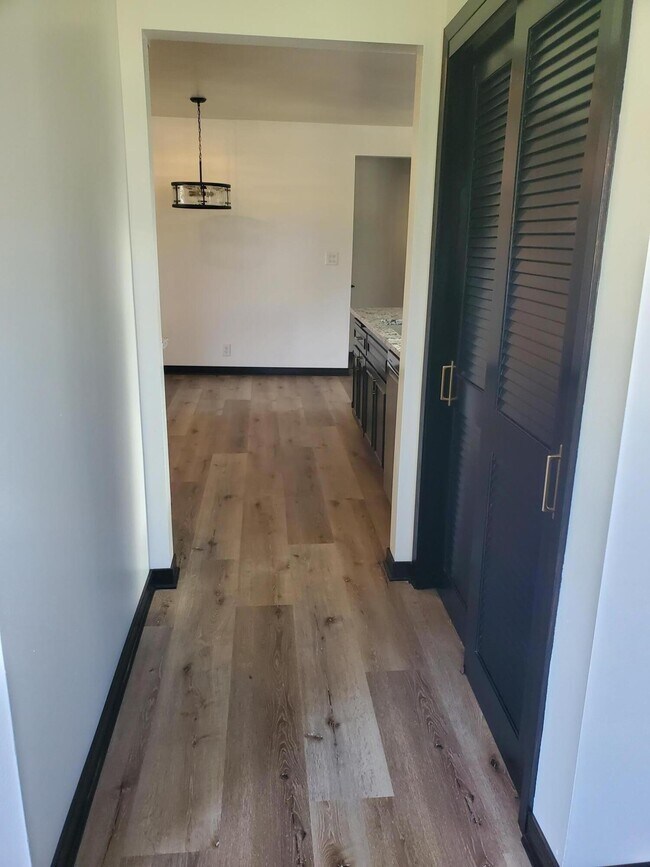 Foto del edificio - 18625 Lola Dr