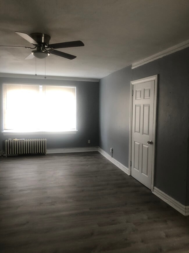 Building Photo - 807 Clara Ave