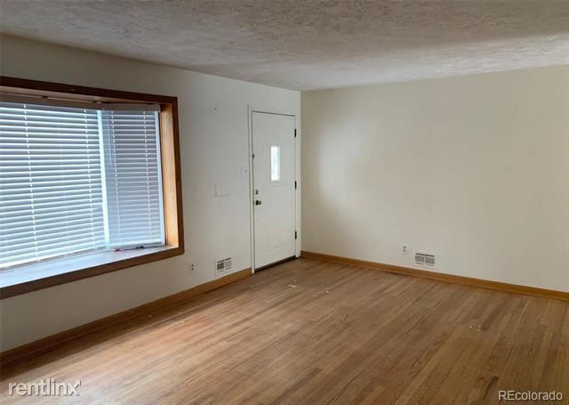 Building Photo - 4 br, 2 bath House - 3256 i Revere Street