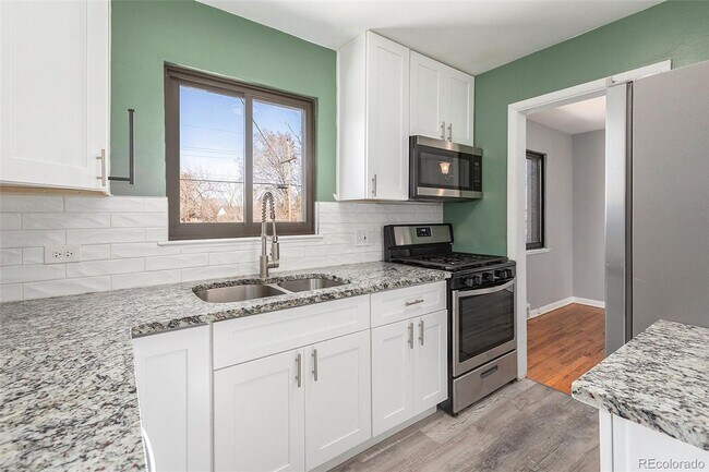 Building Photo - 3 Bed, 2 Bath Home in Denver
