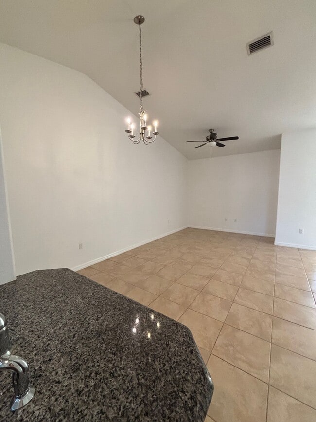 Building Photo - 21 Wood Arbor Ln