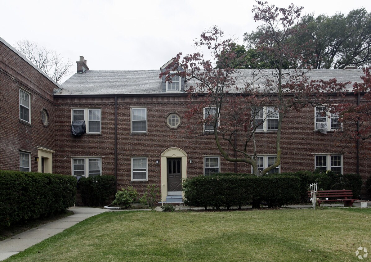 61 Hilbert St, Hempstead, NY 11550 Apartments in Hempstead, NY