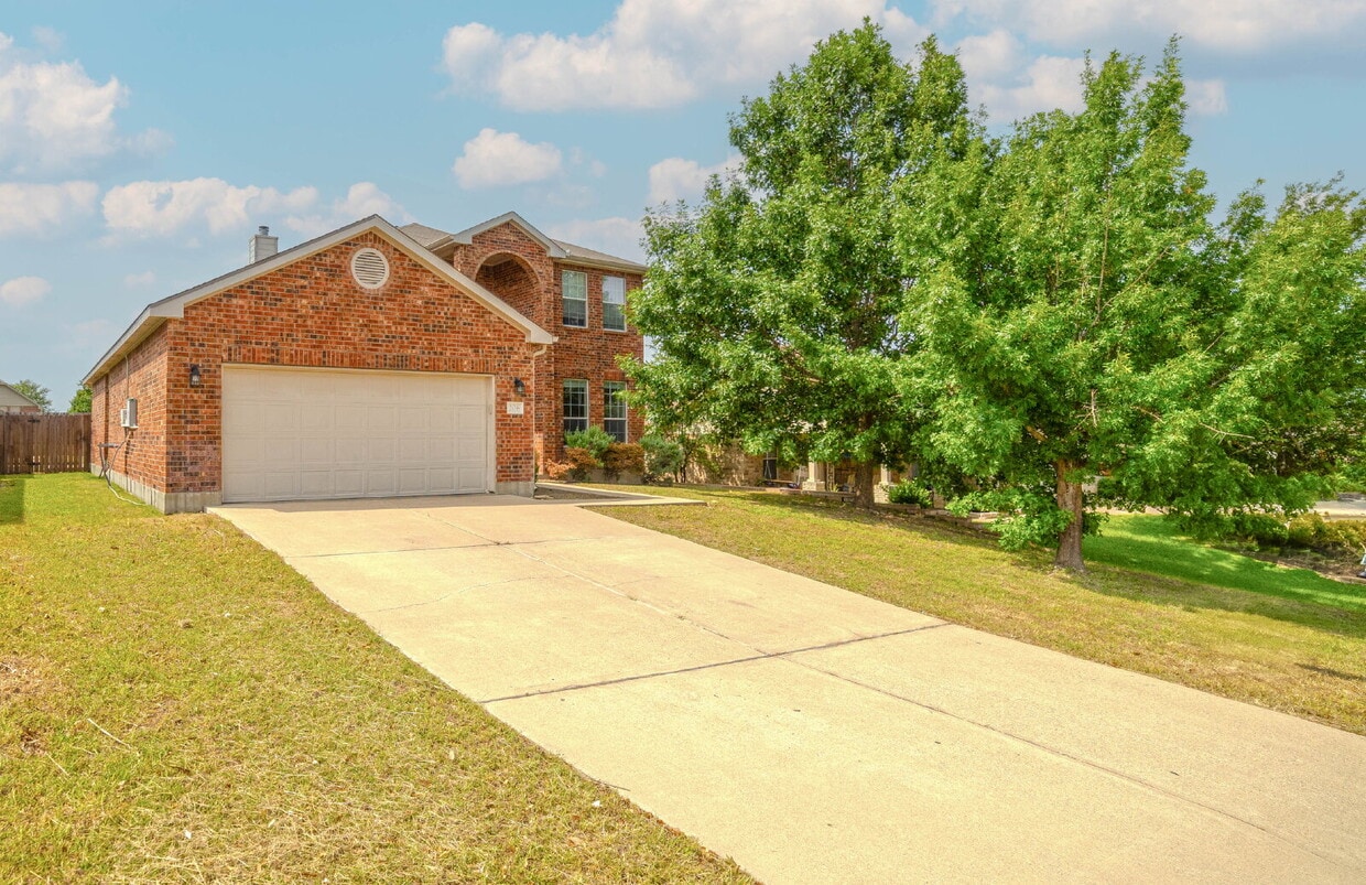 Primary Photo - "Spacious 4-Bedroom Retreat with 2.5 Baths...