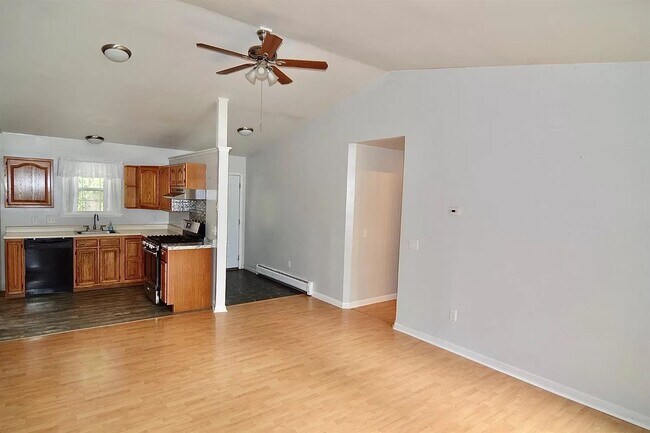 Building Photo - 213 Highgate Rd