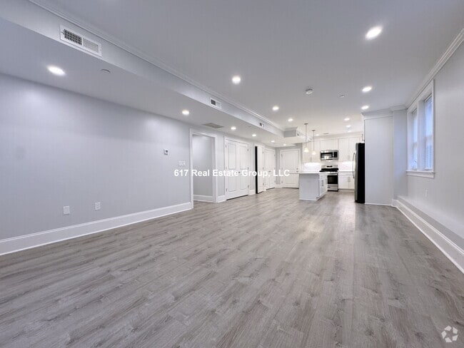 Building Photo - 120 Kenrick St