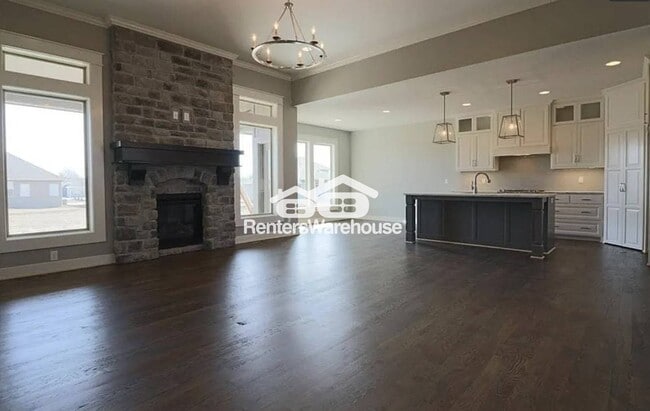 Foto del edificio - 548 SE Colonial Dr