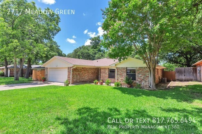 Foto del edificio - 2717 Meadow Green