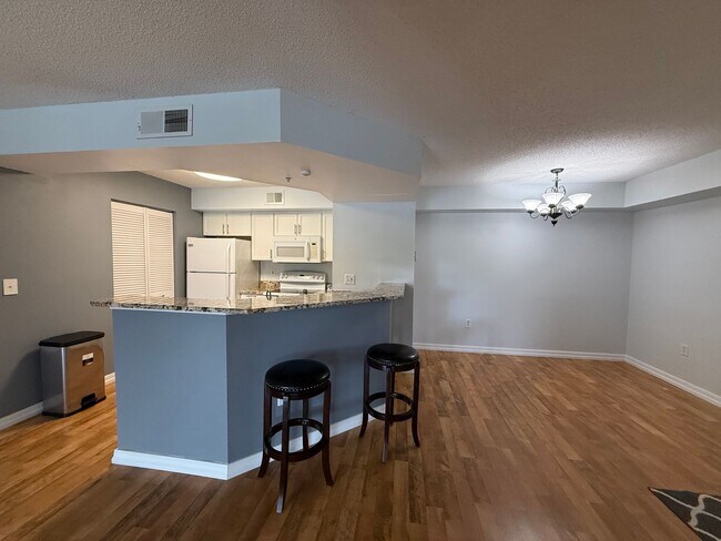 Building Photo - Portofino of jensen Beach