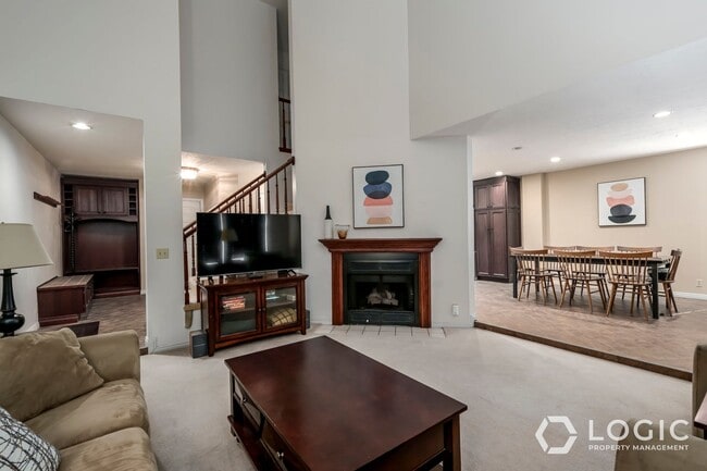 Building Photo - Fully Furnished Row End Townhome!