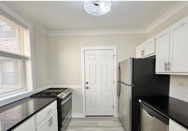 Foto del edificio - 1425 W Hutchinson St