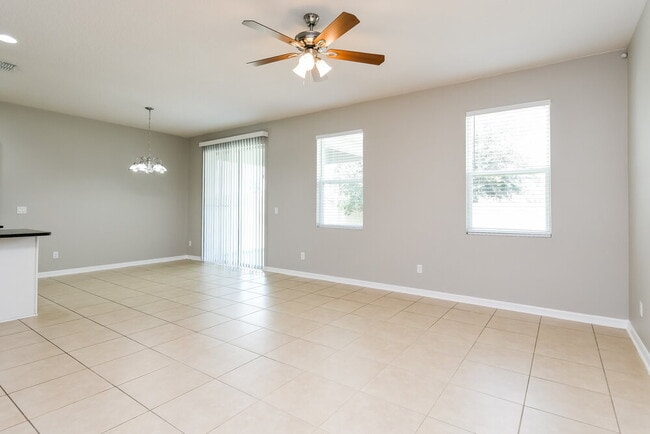 Building Photo - 1869 Castleton Dr