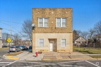Building Photo - 1501 S Wood Ave