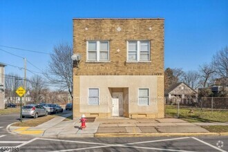 Building Photo - 1501 S Wood Ave