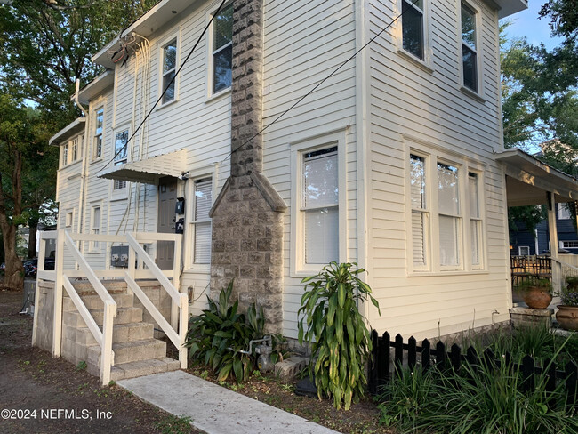 Foto del edificio - 1649 Stockton St