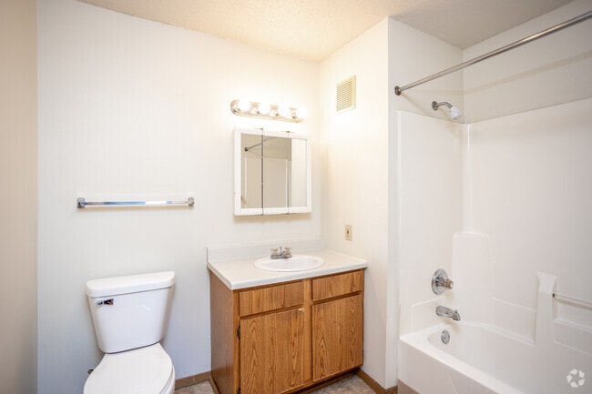 1BR, 1BA - 525 SF - Valley View