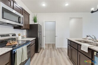 Building Photo - 504 Adley Ave