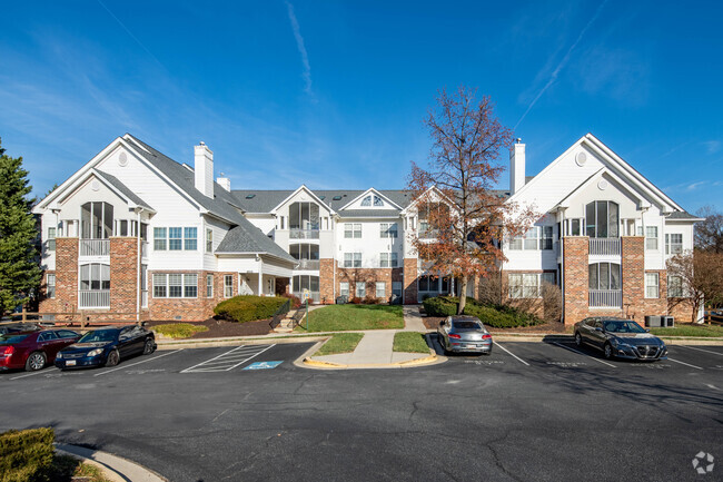 Foto del edificio - Greenbelt Lake Village